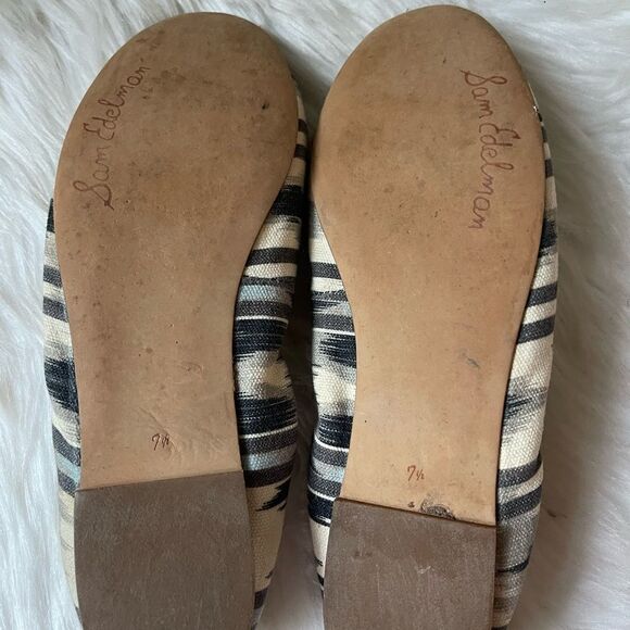 Sam
Edelman Felicia beige & gray fabric flats with silver tone accent size 7.5M - Picture 8 of 9